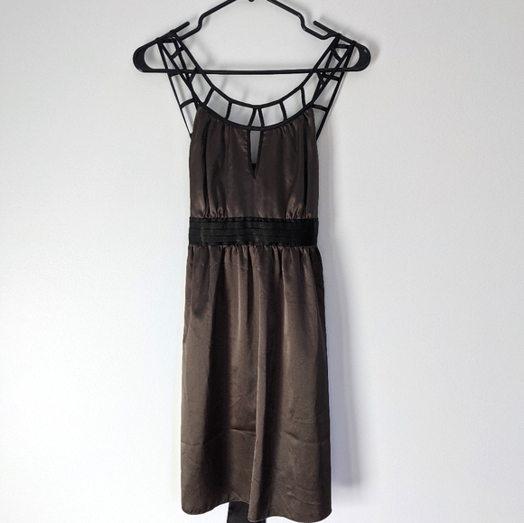 Dress - Picture 1 of 6